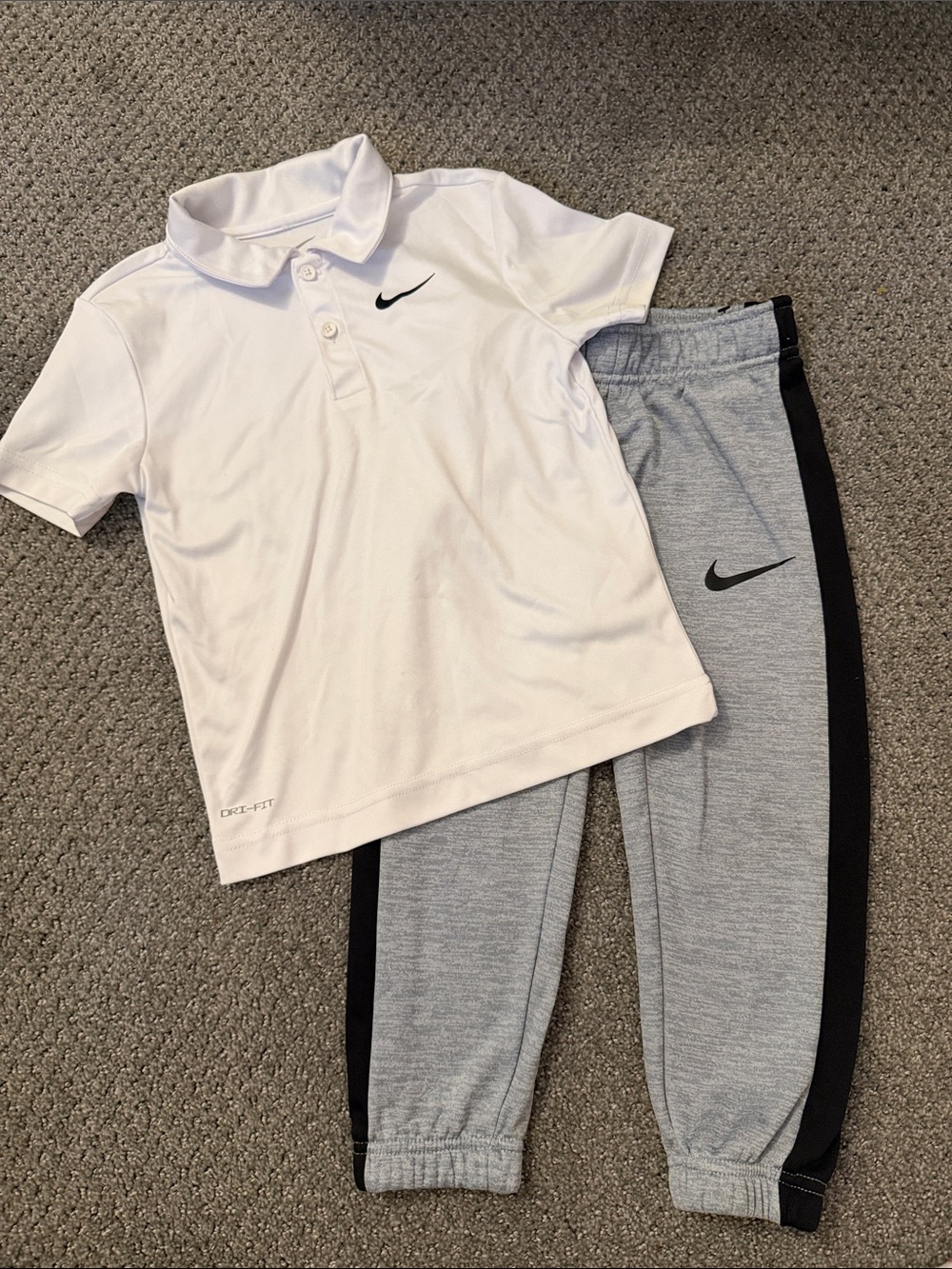 Nike Dri-Fit Joggers & Polo